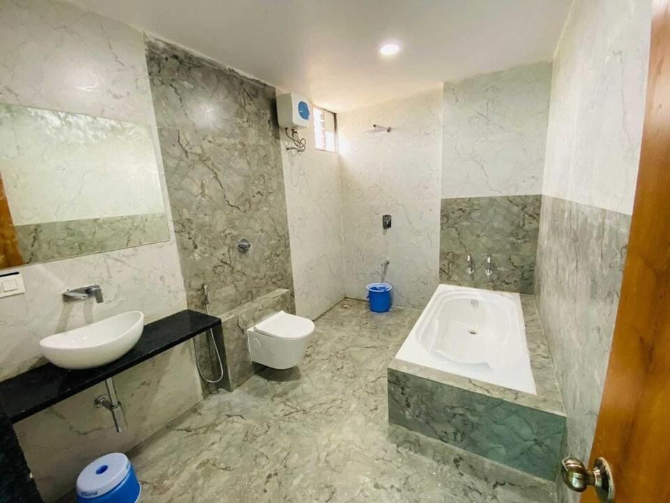 Super Townhouse Ambaji Formerly Hotel Kardhar Inn 外观 照片