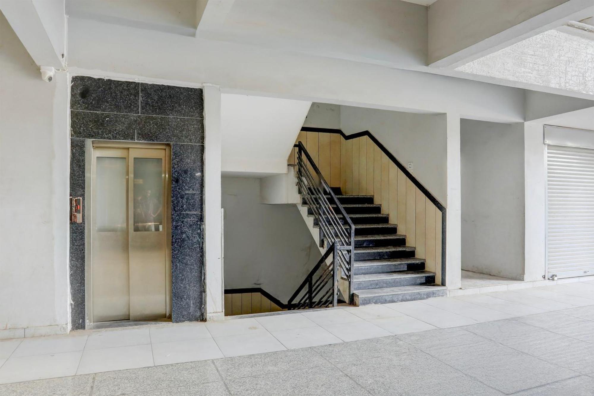 Super Townhouse Ambaji Formerly Hotel Kardhar Inn 外观 照片