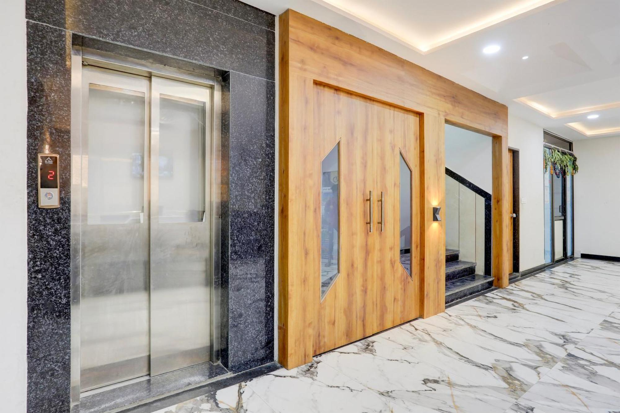 Super Townhouse Ambaji Formerly Hotel Kardhar Inn 外观 照片