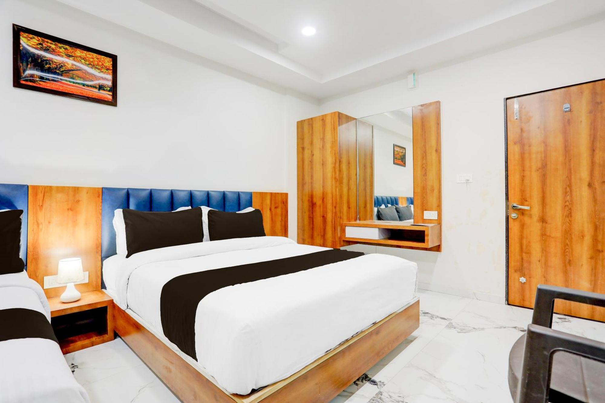 Super Townhouse Ambaji Formerly Hotel Kardhar Inn 外观 照片