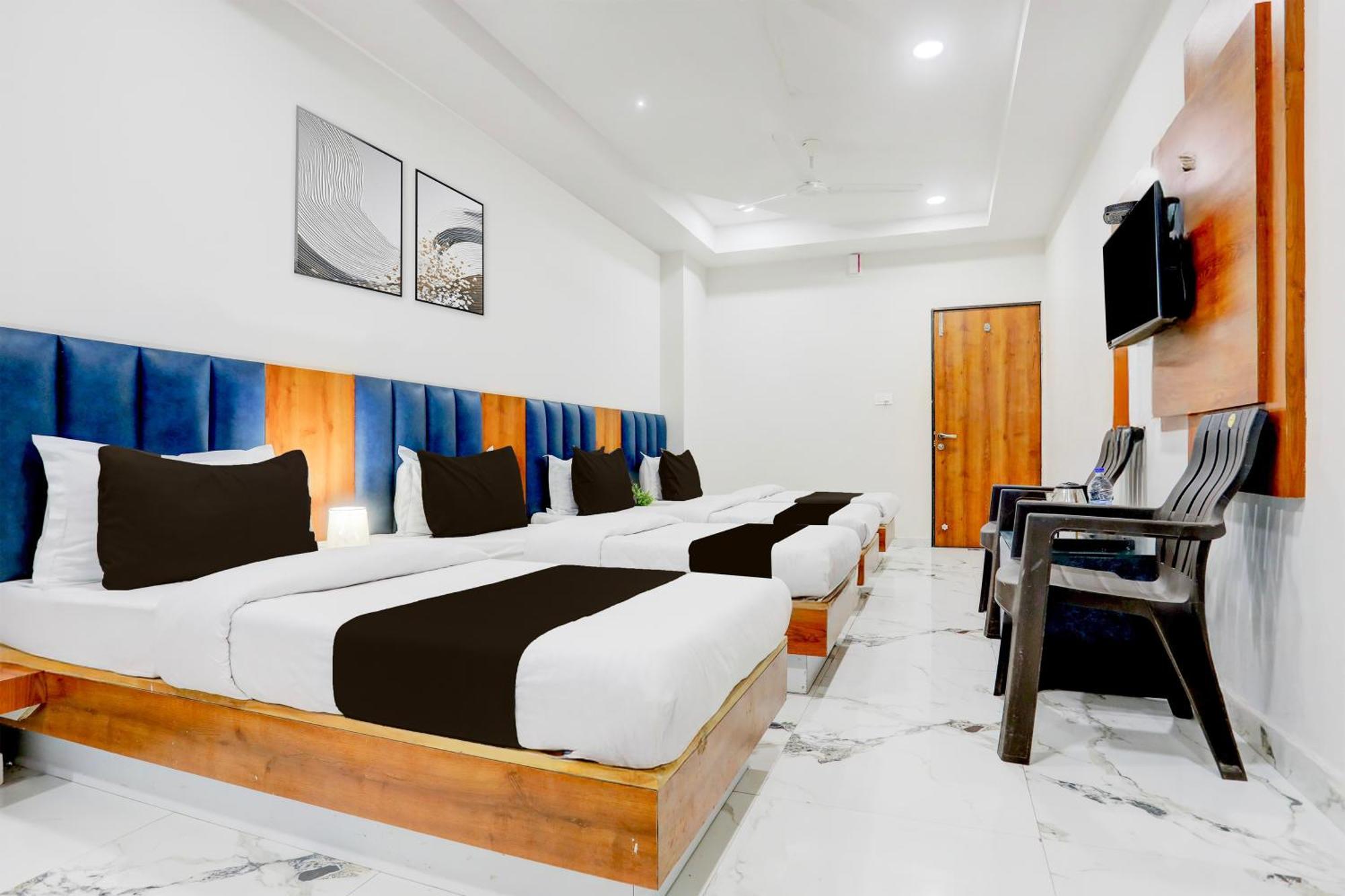 Super Townhouse Ambaji Formerly Hotel Kardhar Inn 外观 照片