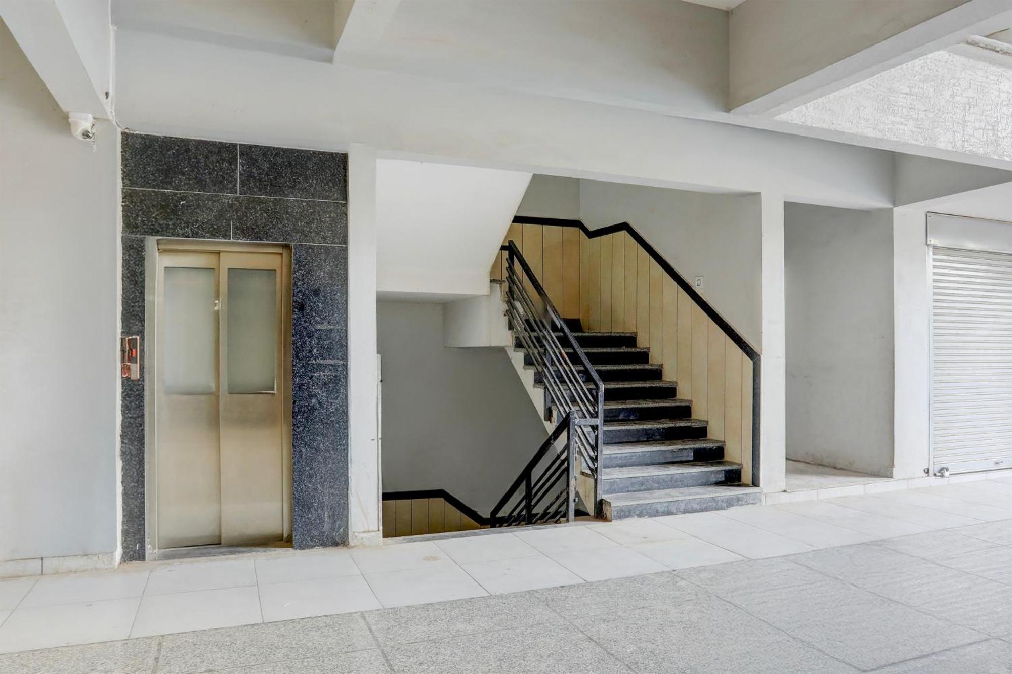 Super Townhouse Ambaji Formerly Hotel Kardhar Inn 外观 照片