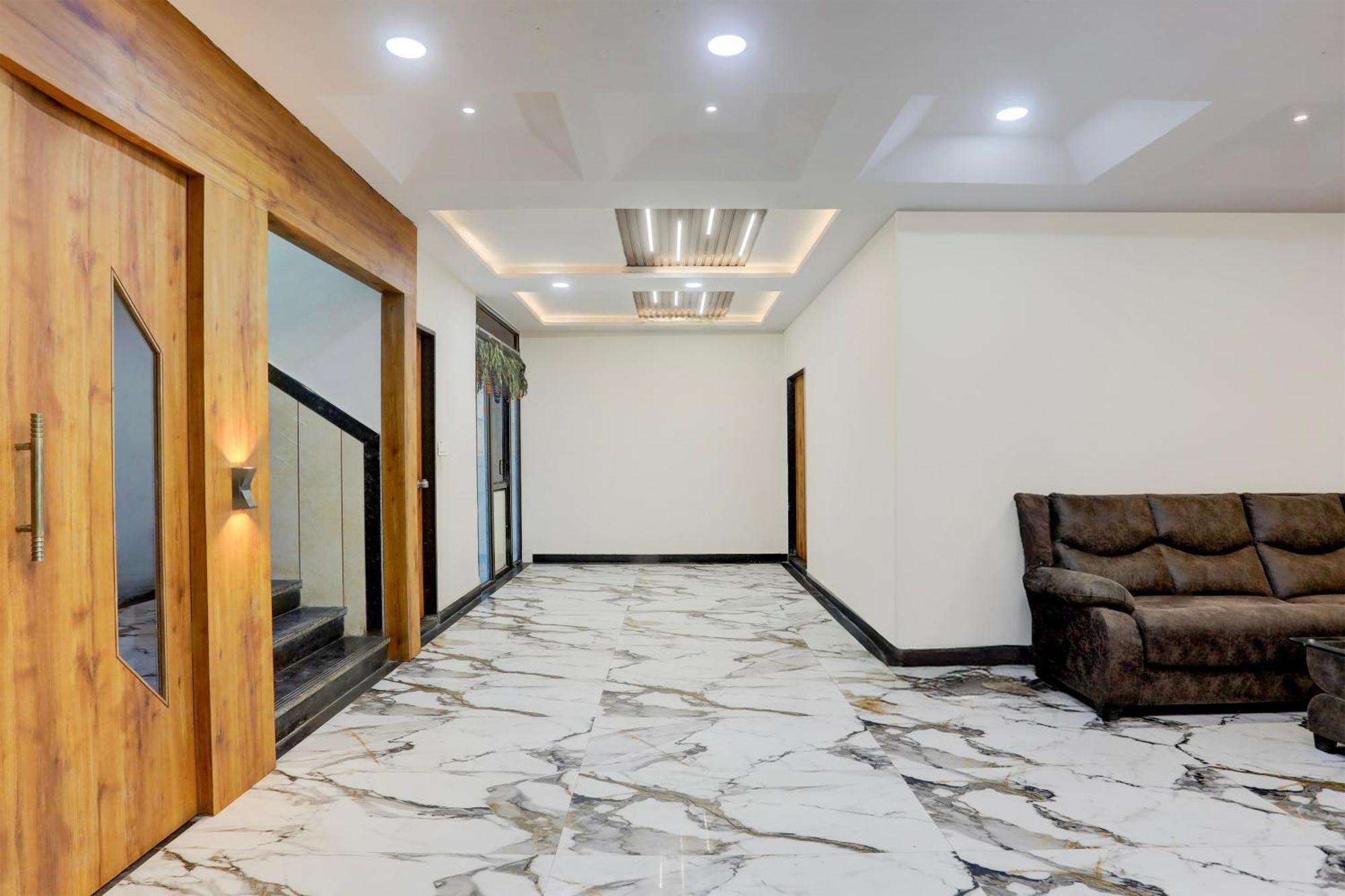 Super Townhouse Ambaji Formerly Hotel Kardhar Inn 外观 照片